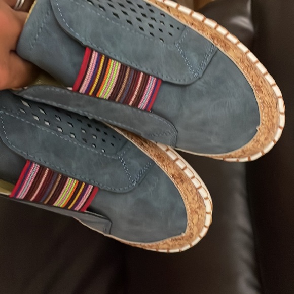 Ladies blue faux suede shoes. - Picture 4 of 10